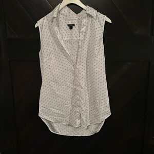 Ann Taylor sleeve less button down